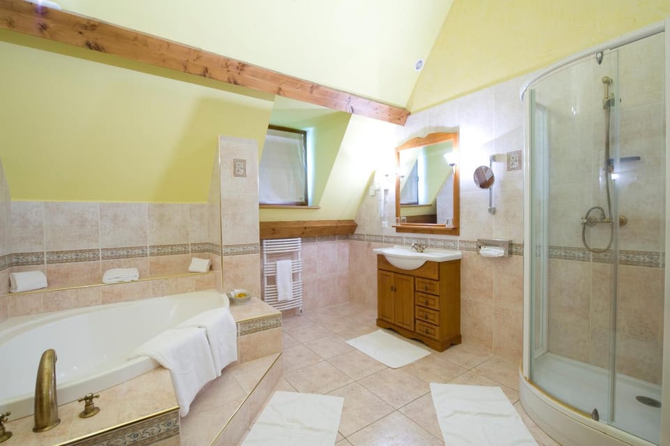 Resort Golf Chateau de Salles Hotel in Auvergne-Rhône-Alpes
