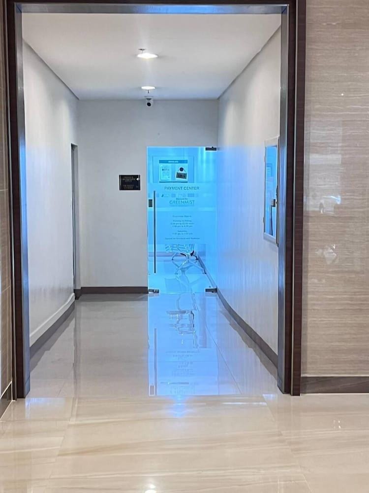 Unistay Coast Res R38 with Bal-Sunset Vw Hotel in Pasay