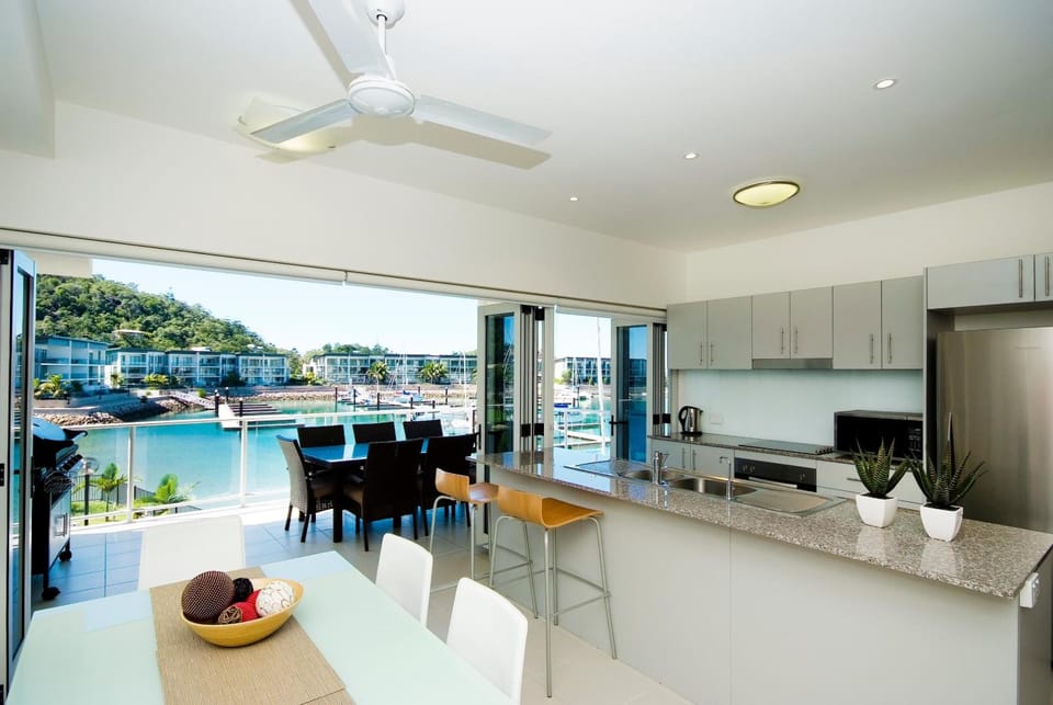 Beachside Magnetic Harbour Apartments Apartment hotel in Queensland