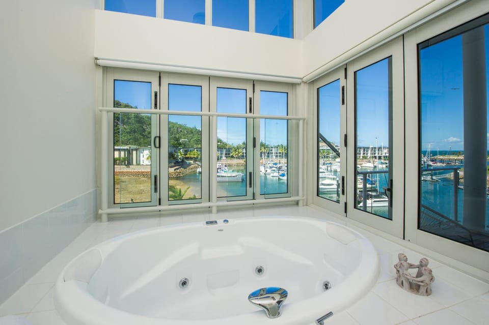 Beachside Magnetic Harbour Apartments Apartment hotel in Queensland