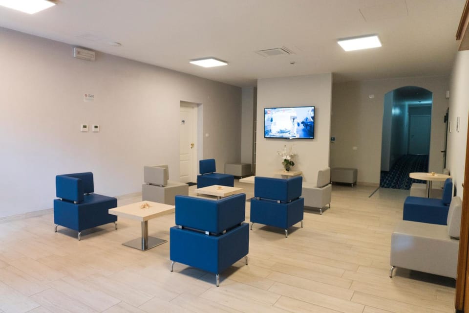 Shared lounge/TV area