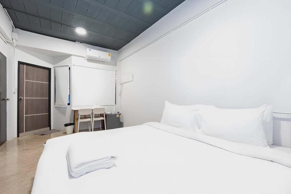 Yellow Place Sukhumvit Soi 2 Hotel in Bangkok