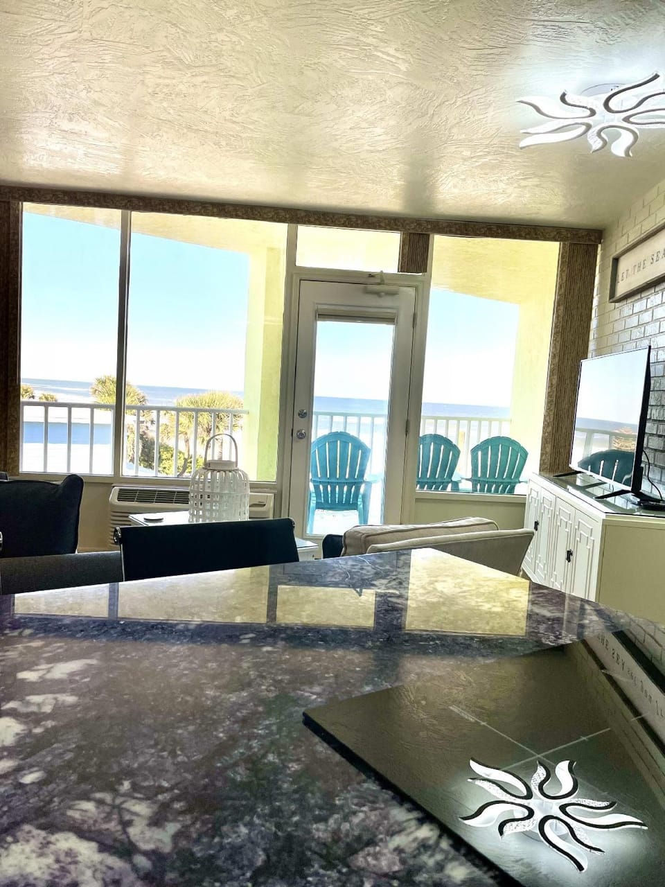 Sea Dreams - Beachside 1 Bedroom at Symphony Beach Hotel in Ormond Beach
