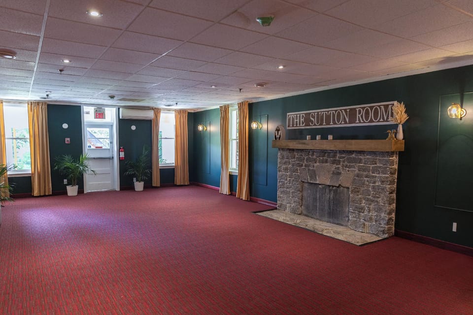 The Bala Bay Inn Hotel in Muskoka Lakes