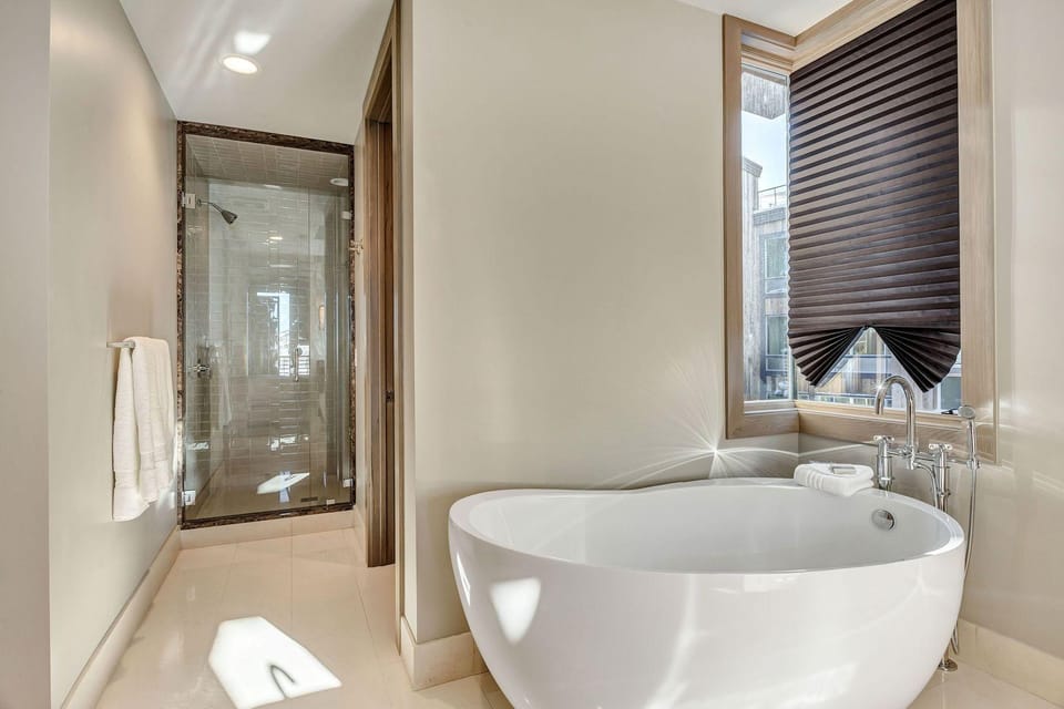 Gorgeous Five Bedroom Penthouse in the Heart of Park City 5 Apartment Hotel by RedAwning Hotel in Park City