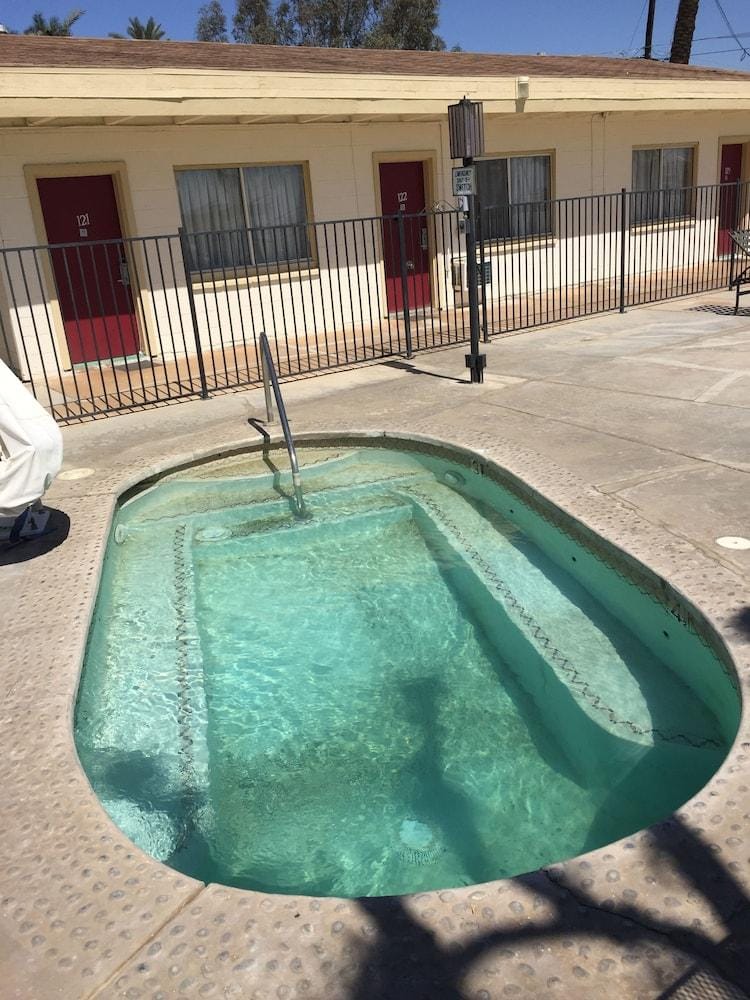 Western Sands Motel Hotel in La Quinta
