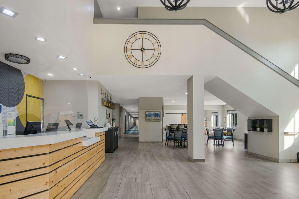 Quality Inn & Suites Roanoke - Fort Worth North Hotel in Fort Worth