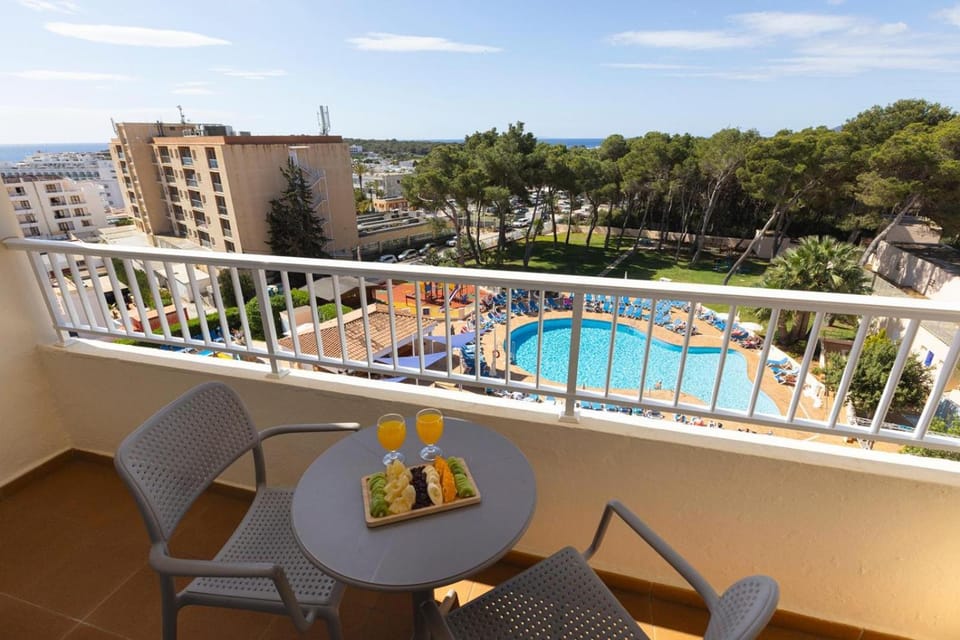 Invisa Ereso All Inclusive Hotel in Es Canar