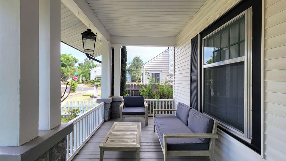 Rosewood Landing- Hot Tub- Sauna Hotel in Medford