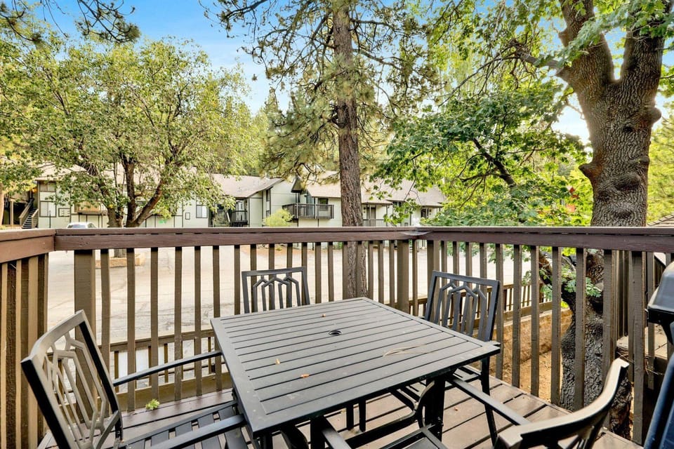Switzerland Summit Condo #2569 Hotel in Big Bear