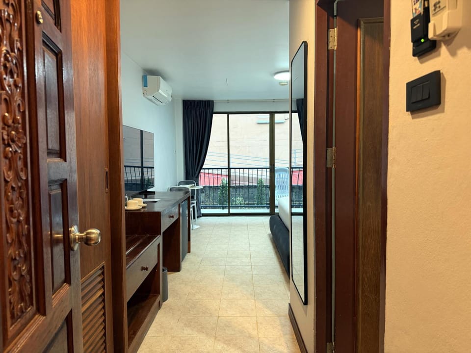 Karon Place Hotel in Phuket