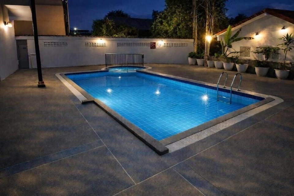 Karon Place Hotel in Phuket