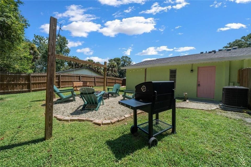 Pet-Friendly Crystal River Retreat - Near Manatees & Golf Hotel in Florida