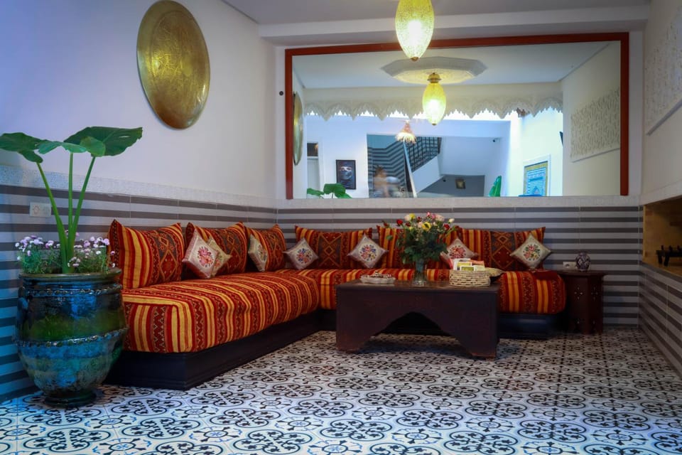 Shared lounge/TV area
