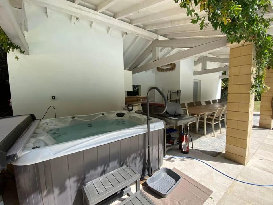 Domaine de Bize Manoir & Appartements Hotel in Occitanie
