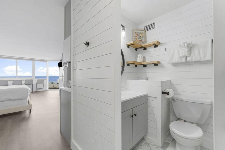 Renovated Beach Front Ocean View Condo TOG 321 Hotel in Panama City Beach
