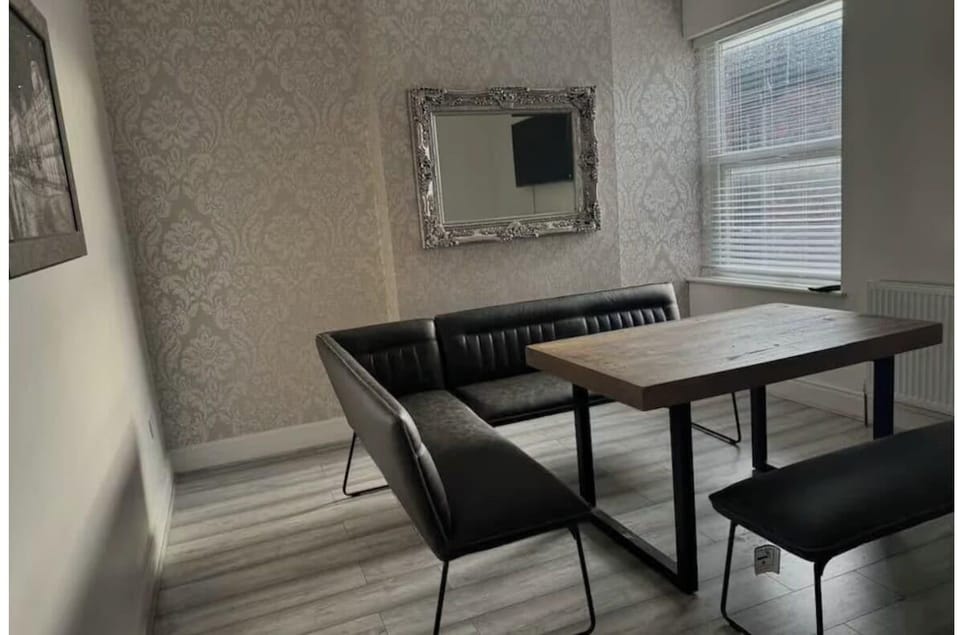 100 Aigburth Hotel in Liverpool