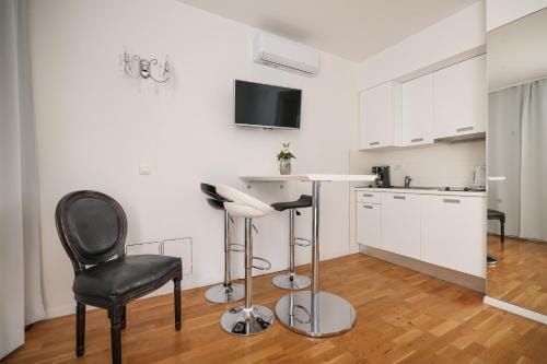 Tinel Superior Residence Hotel in Zadar