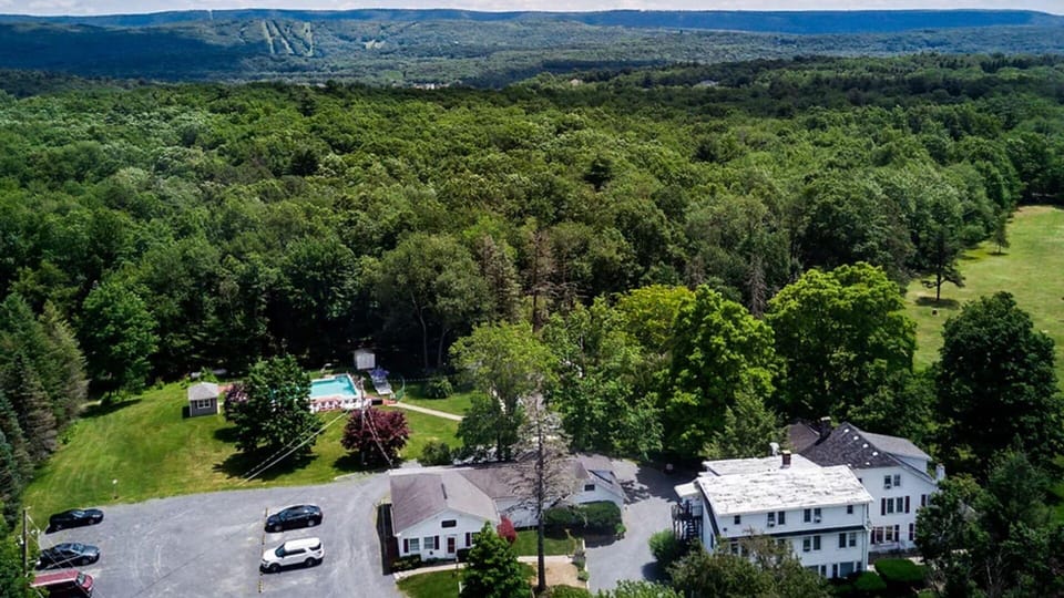 Pocono Ridge Inn Hotel in Middle Smithfield