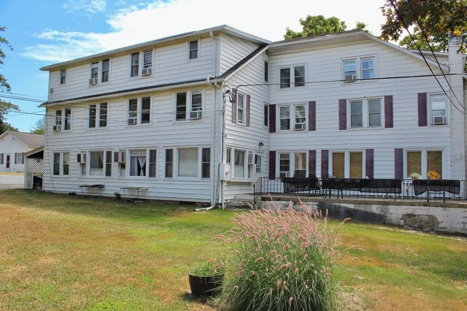 Pocono Ridge Inn Hotel in Middle Smithfield