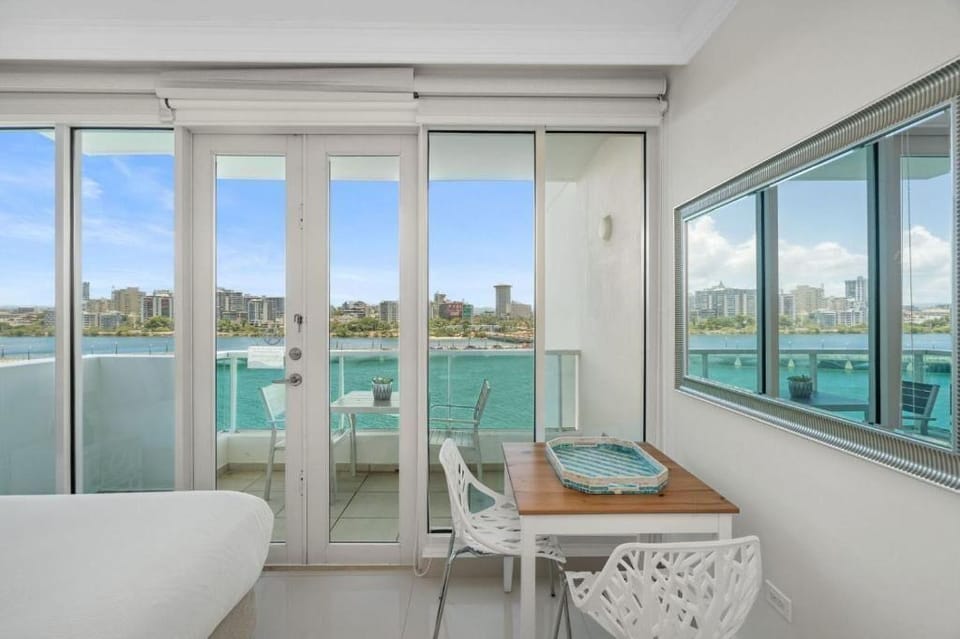 Ocean Breeze Villa Hotel in San Juan