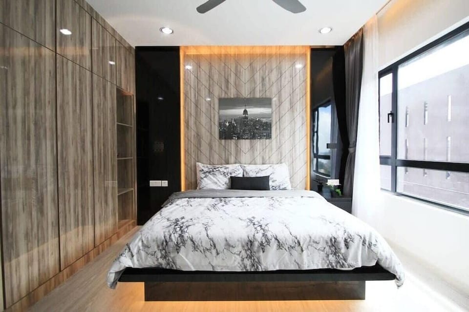 A High-floor 2BR Suasana Suites, Near Ciq, JB Hotel in Johor Bahru