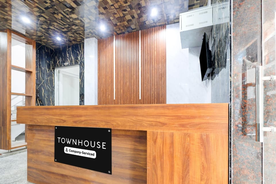 Super Townhouse Sector 8 Manesar Hotel in Gurugram