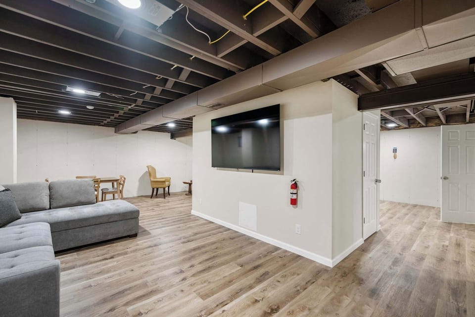 The Family Nook Home for 8 Hotel in Hamilton