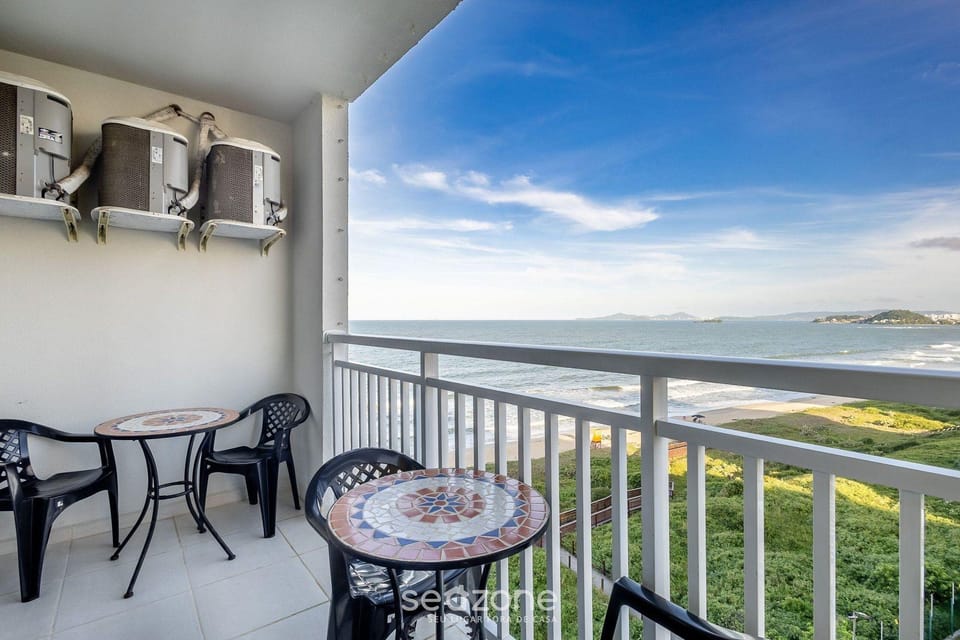 VAC - Beachfront Condo in Itajuba Beach Hotel in State of Santa Catarina