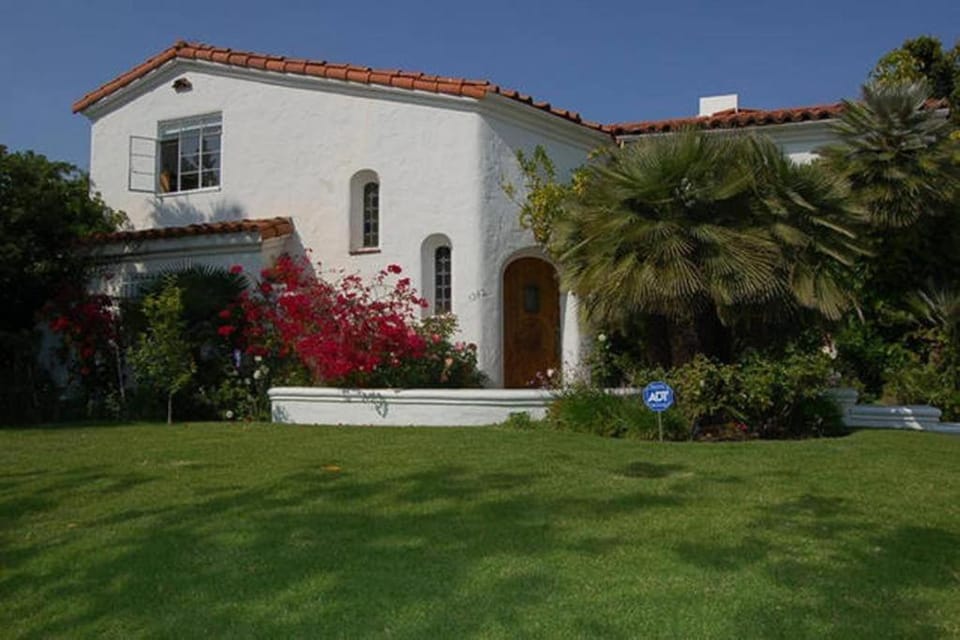 Beverly Hills Celebrity Home Hotel in Beverly Hills