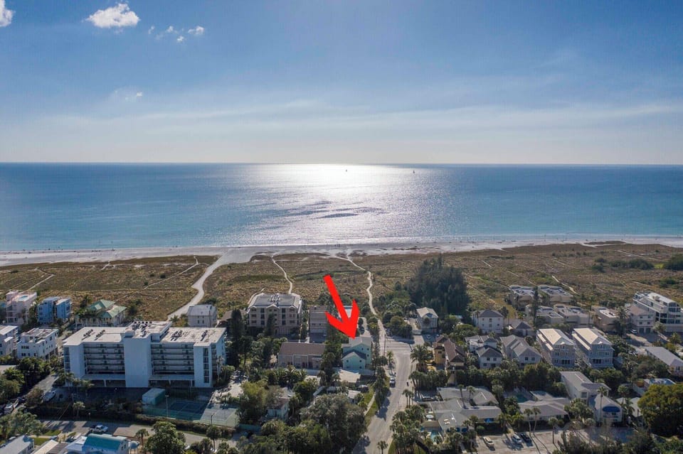 SeaSpray Resort Hotel in Siesta Beach