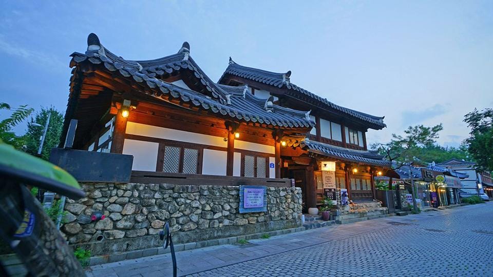 Jeonju Hanokma-eul ageubae Hotel in South Korea
