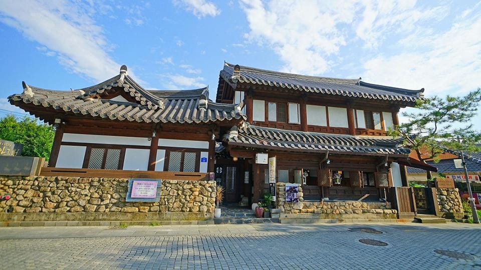Jeonju Hanokma-eul ageubae Hotel in South Korea