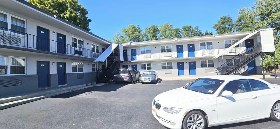 Kiteville Neptune Hotel in Tinton Falls