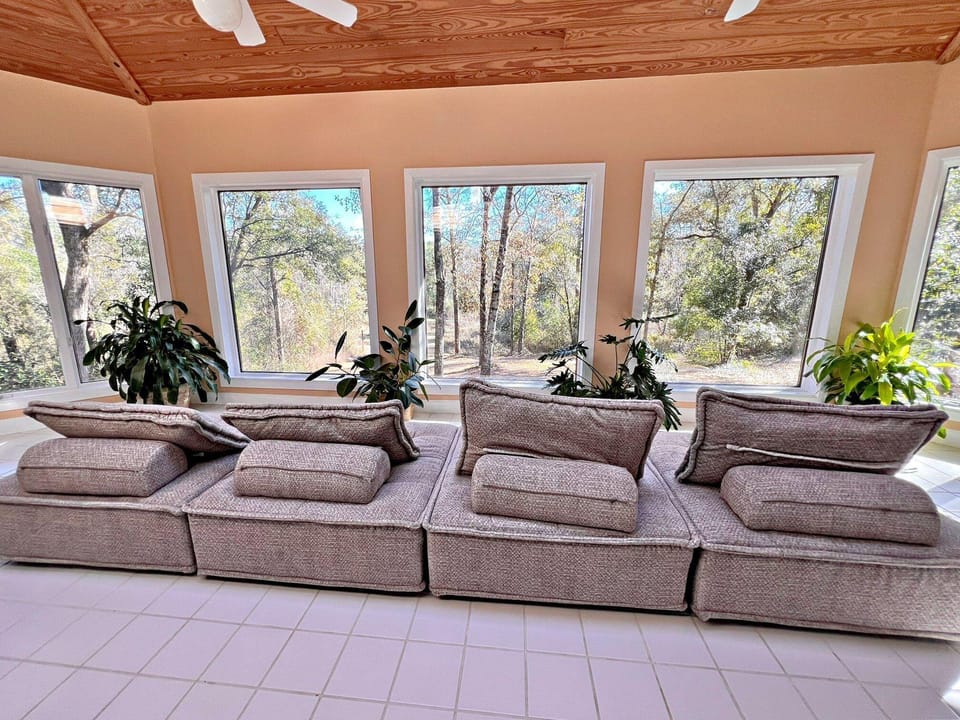Daphne River Villa Hotel in Alabama