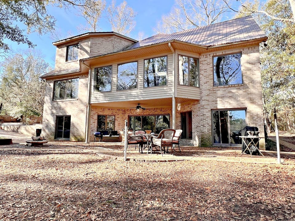 Daphne River Villa Hotel in Alabama