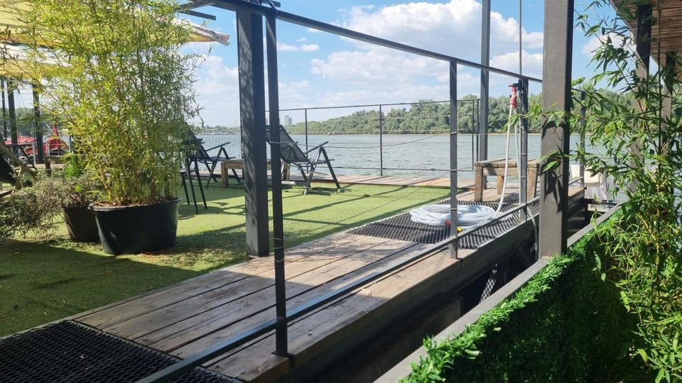 B&B Botel Charlie Hotel in Belgrade