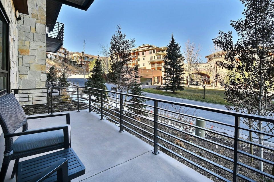 Modern Ski-in/out 2 BR in Canyons Village by RedAwning Hotel in Wasatch County