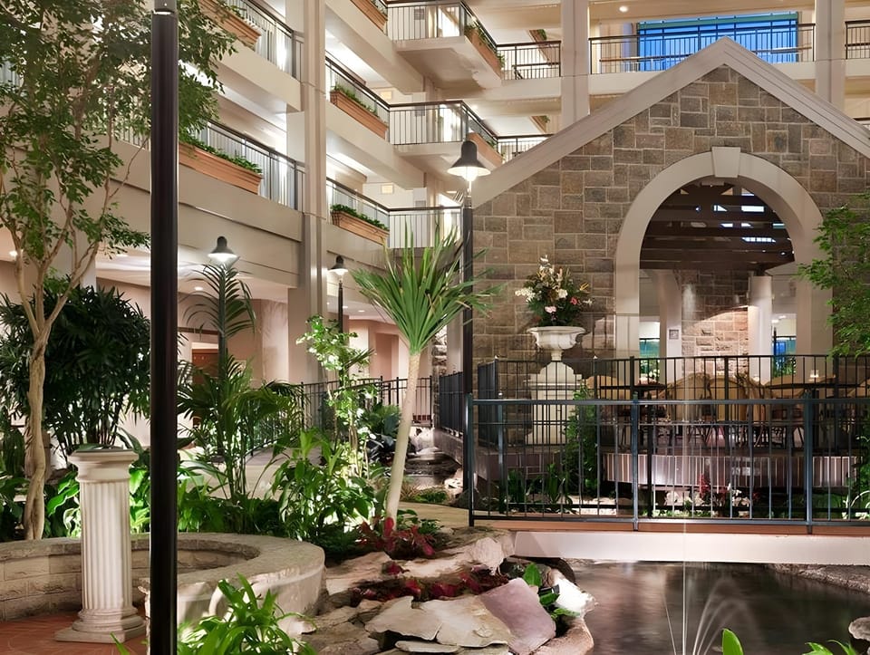 Embassy Suites by Hilton Chicago Lombard Oak Brook Hotel in Lombard