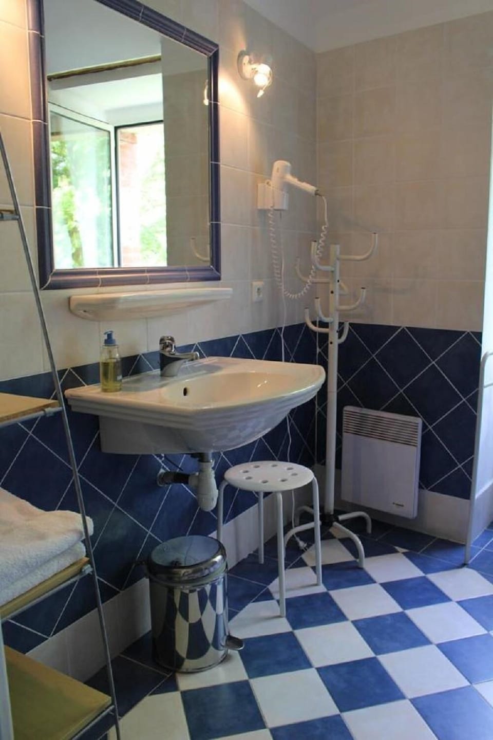 Maison d'hôtes Redon Hotel in Occitanie