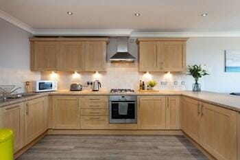 Harris Retreat - Donnini Apartments Hotel in Ayr