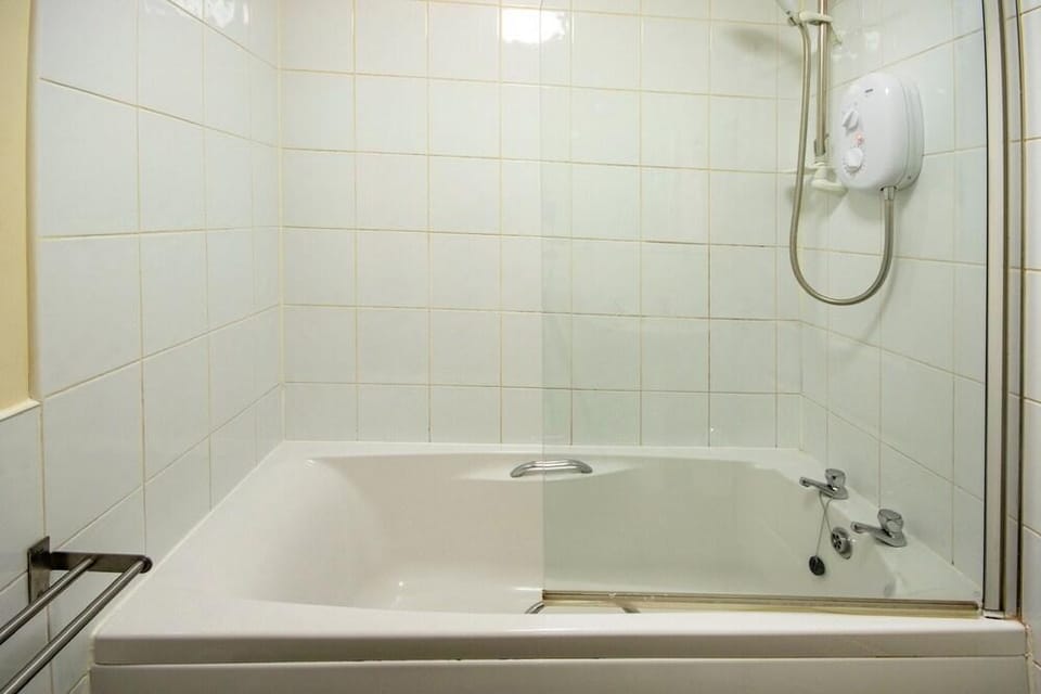 5 Varis Apartments Hotel in High Street