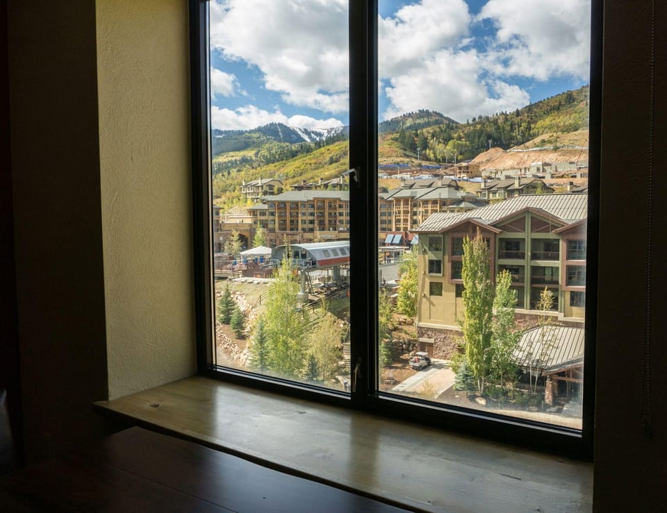 Next to the Red Pine Gondola for Great Winter View by RedAwning Hotel in Wasatch County
