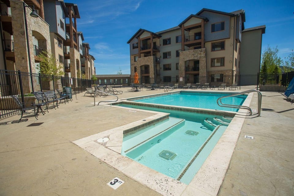Silverado Lodge with Fireplaces and Pool Views by RedAwning Hotel in Wasatch County