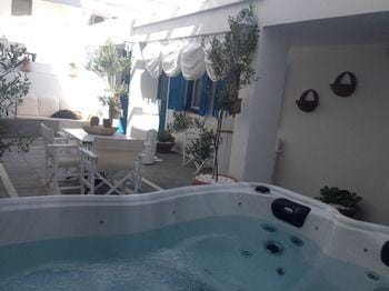 Villa Iokasti Hotel in Thera