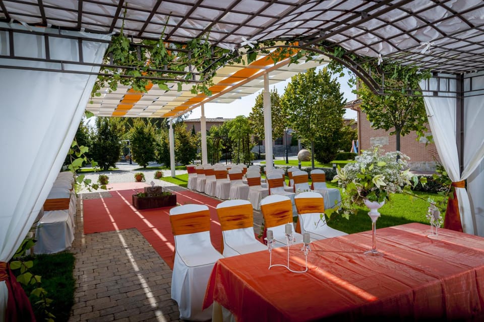 Banquet hall