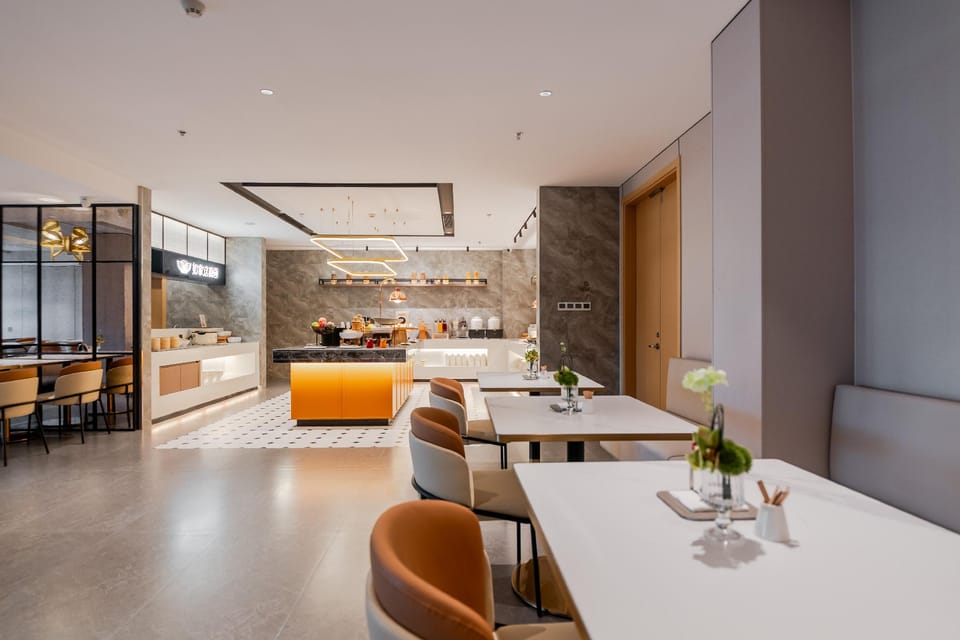 Home Inn Plus - Hangzhou Pingyao Liangzhu Ancient City Ruins Park Branch Hotel in Hangzhou