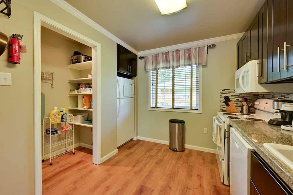 The Homestead Luxury-cozy 2BR Apartments Near SFA Apartment hotel in Nacogdoches