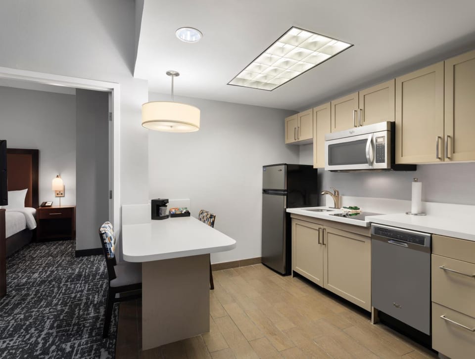 Homewood Suites by Hilton Columbus - Airport Hotel in Northeast Columbus