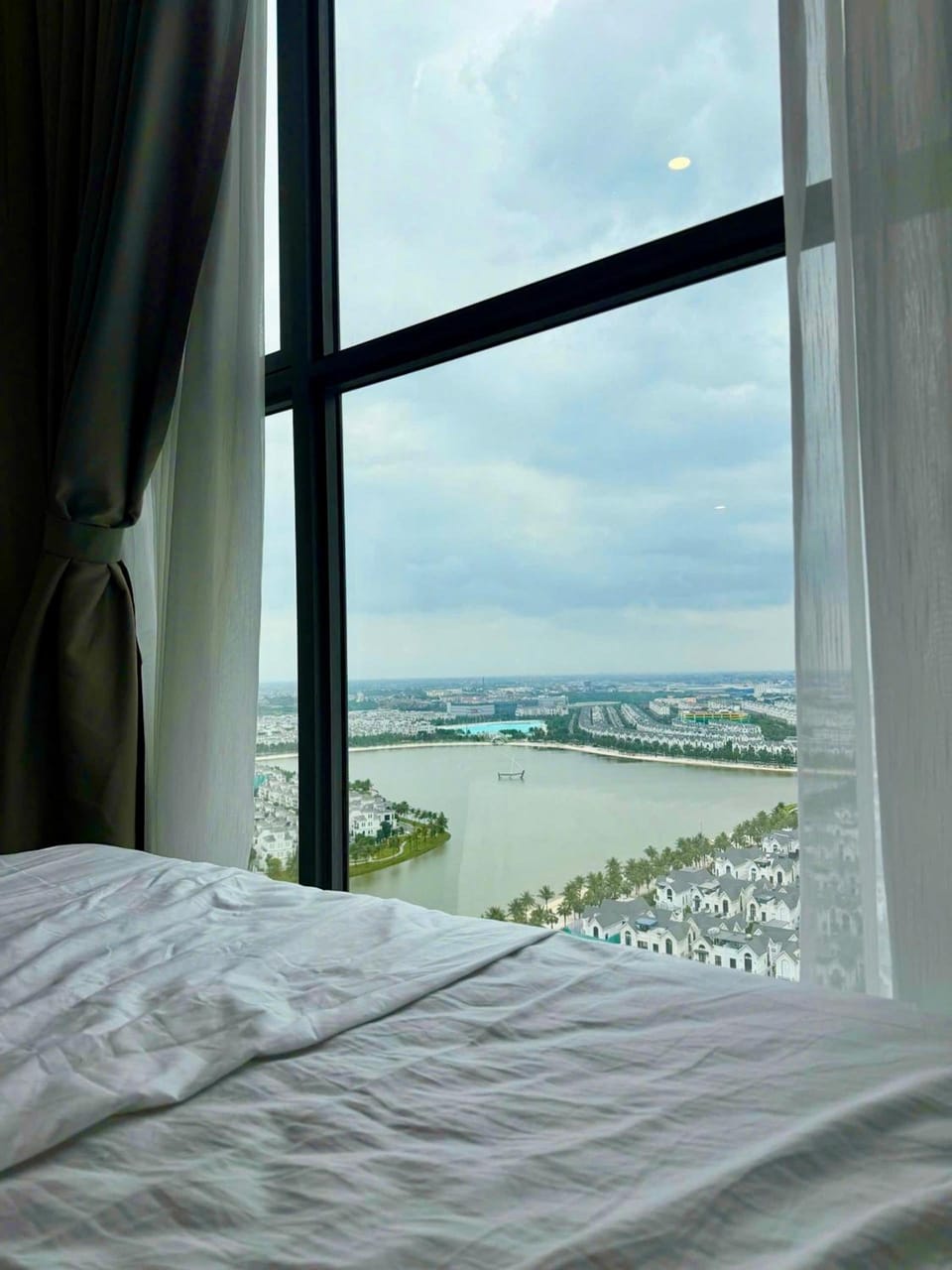 CPS Apartment at Masteri Waterfront Hotel in Hanoi